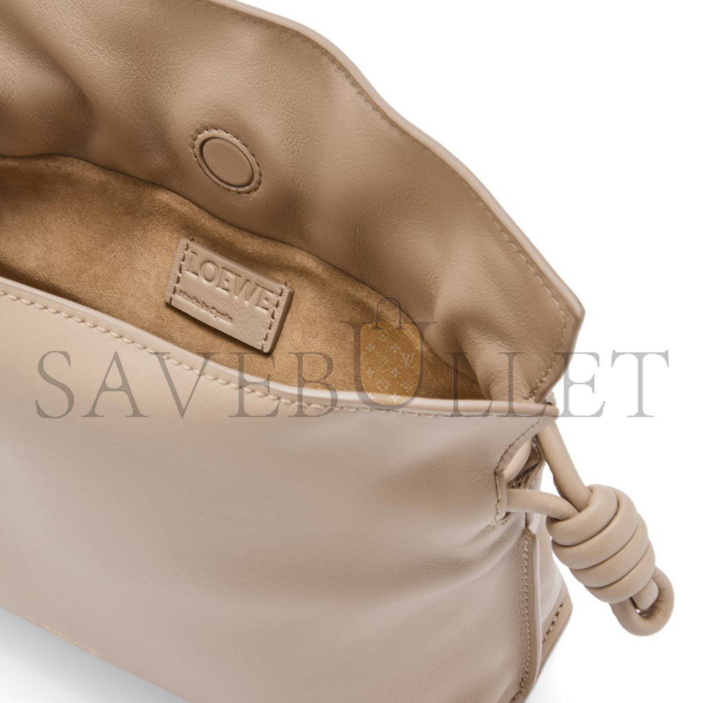 LOEWE MINI FLAMENCO CLUTCH IN NAPPA CALFSKIN 0011191020 (23.9*18*9cm)